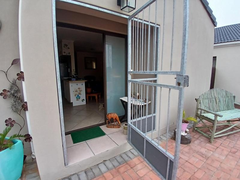 3 Bedroom Property for Sale in Stilbaai Wes Western Cape